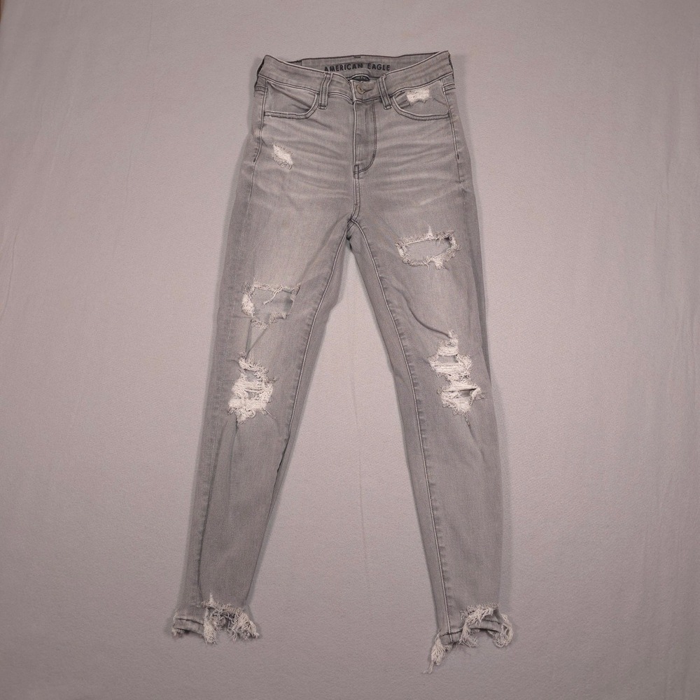 American Eagle Super Hi-Rise Jegging Size 2 X-Short Grey Distressed Jeans